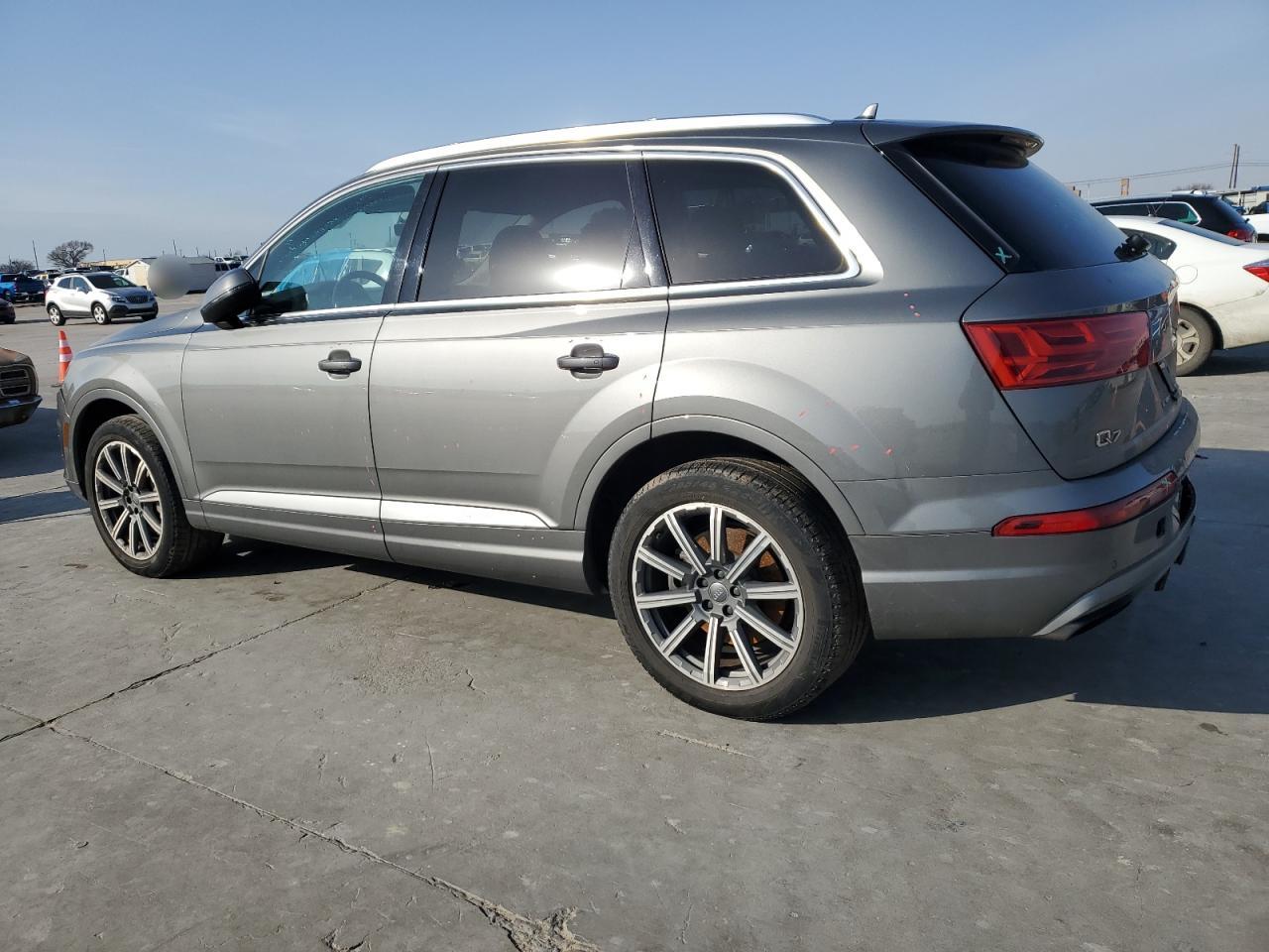 2017 Audi Q7 - Image 2