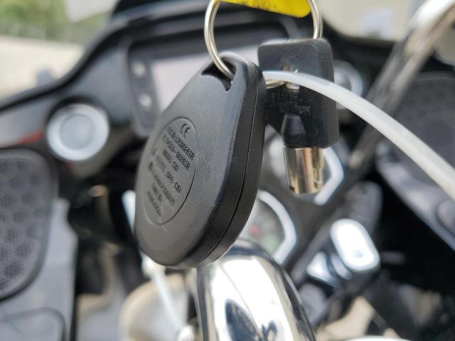 2016 HARLEY-DAVIDSON FLTRU 
