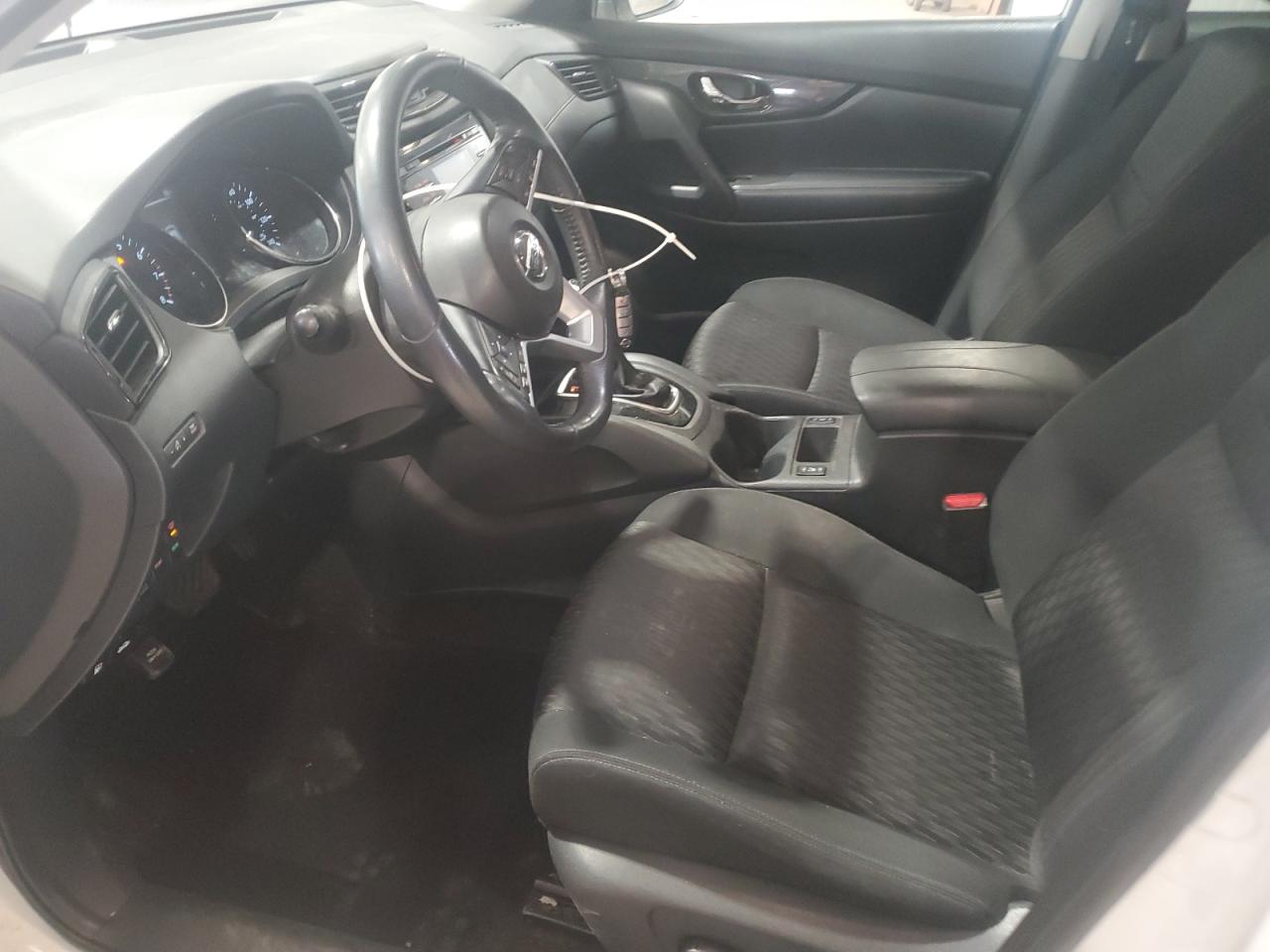 KNMAT2MV5HP598196 NISSAN ROGUE 2017