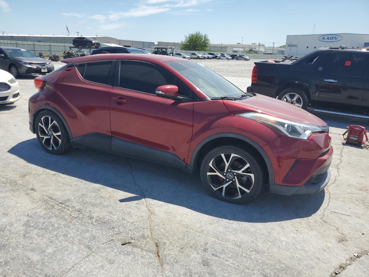 NMTKHMBX5JR059979 TOYOTA C-HR 2018