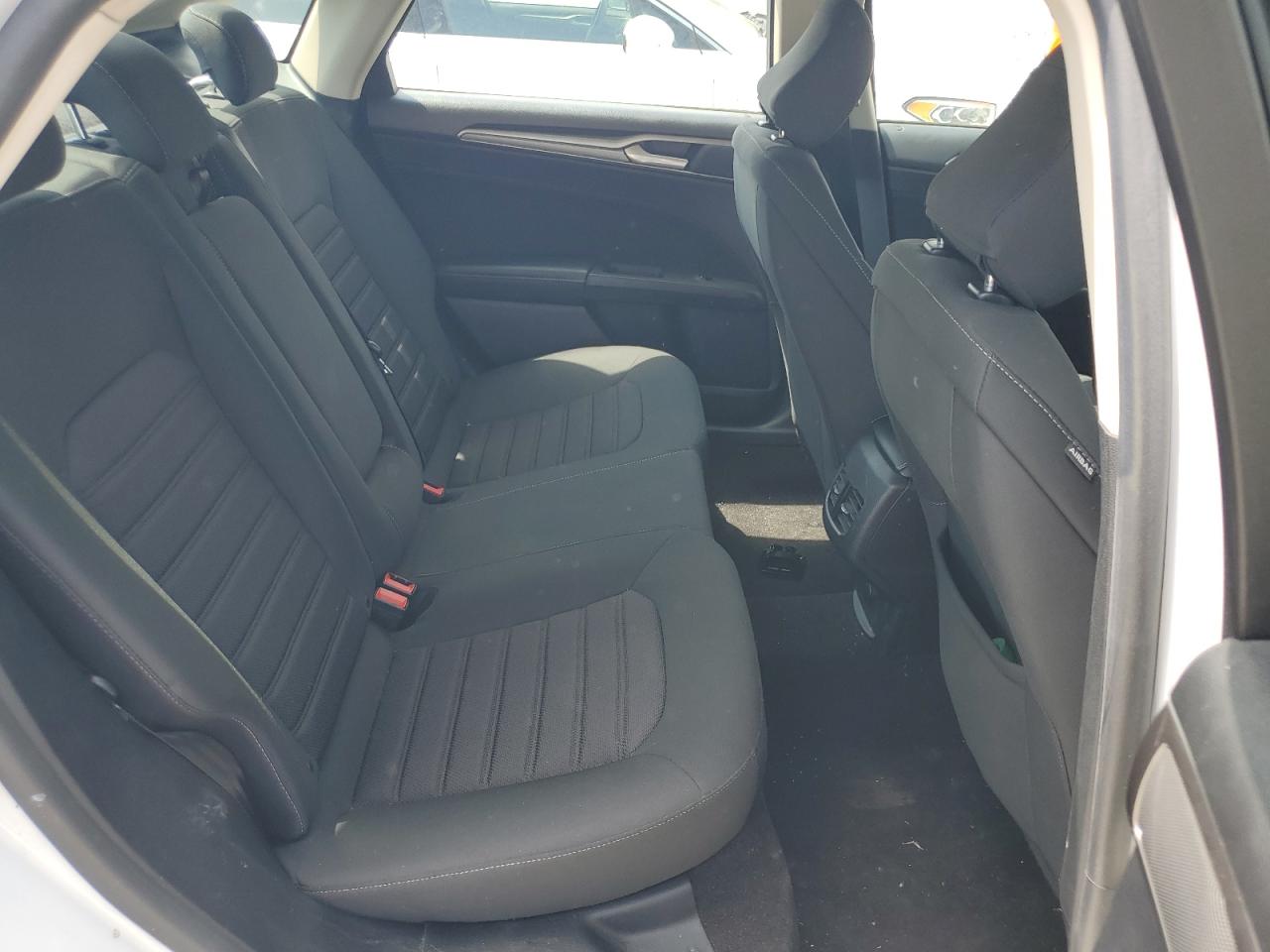 2020 Ford Fusion Se VIN: 3FA6P0LU2LR119084 Lot: 54031135