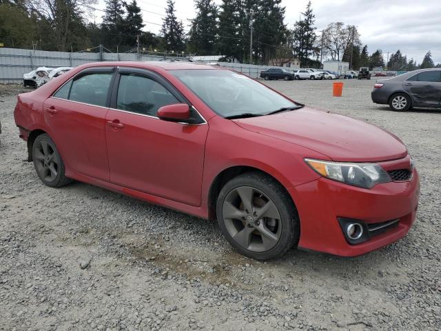  TOYOTA CAMRY 2014 Czerwony