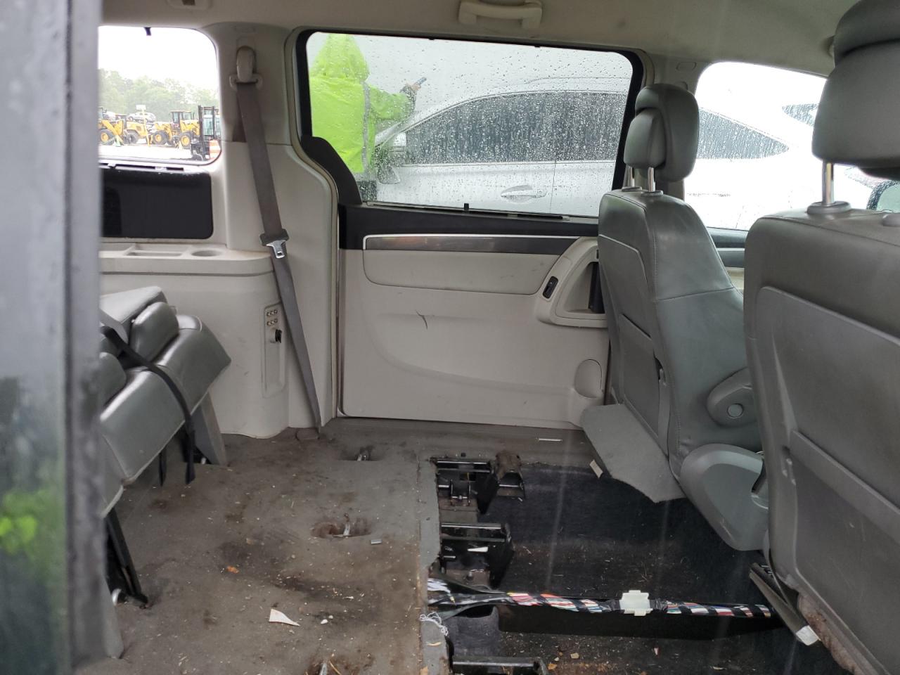 2010 Volkswagen Routan VIN: 2V4RW3D13AR333185 Lot: 54204405