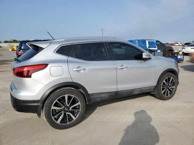  NISSAN ROGUE 2017 Серебристый