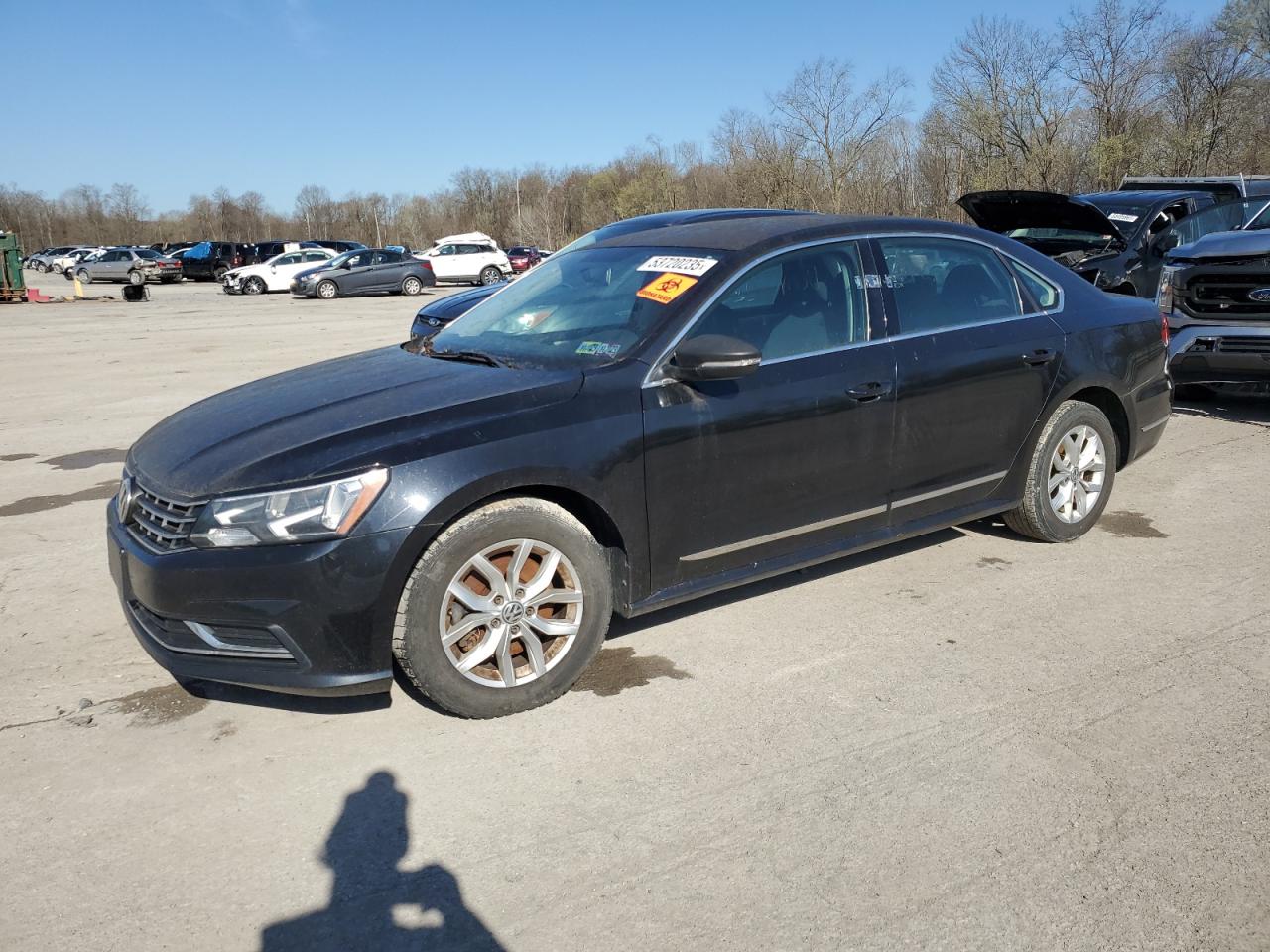 2017 Volkswagen Passat S продається в Ellwood City, PA - Front End