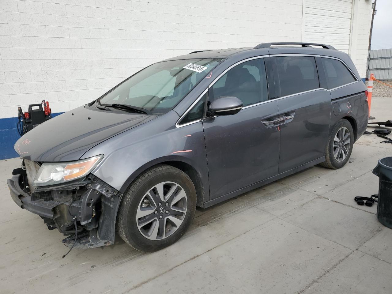 2014 Honda Odyssey Touring na sprzedaż w Farr West, UT - Front End