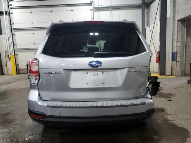 SUBARU FORESTER 2018 Srebrny