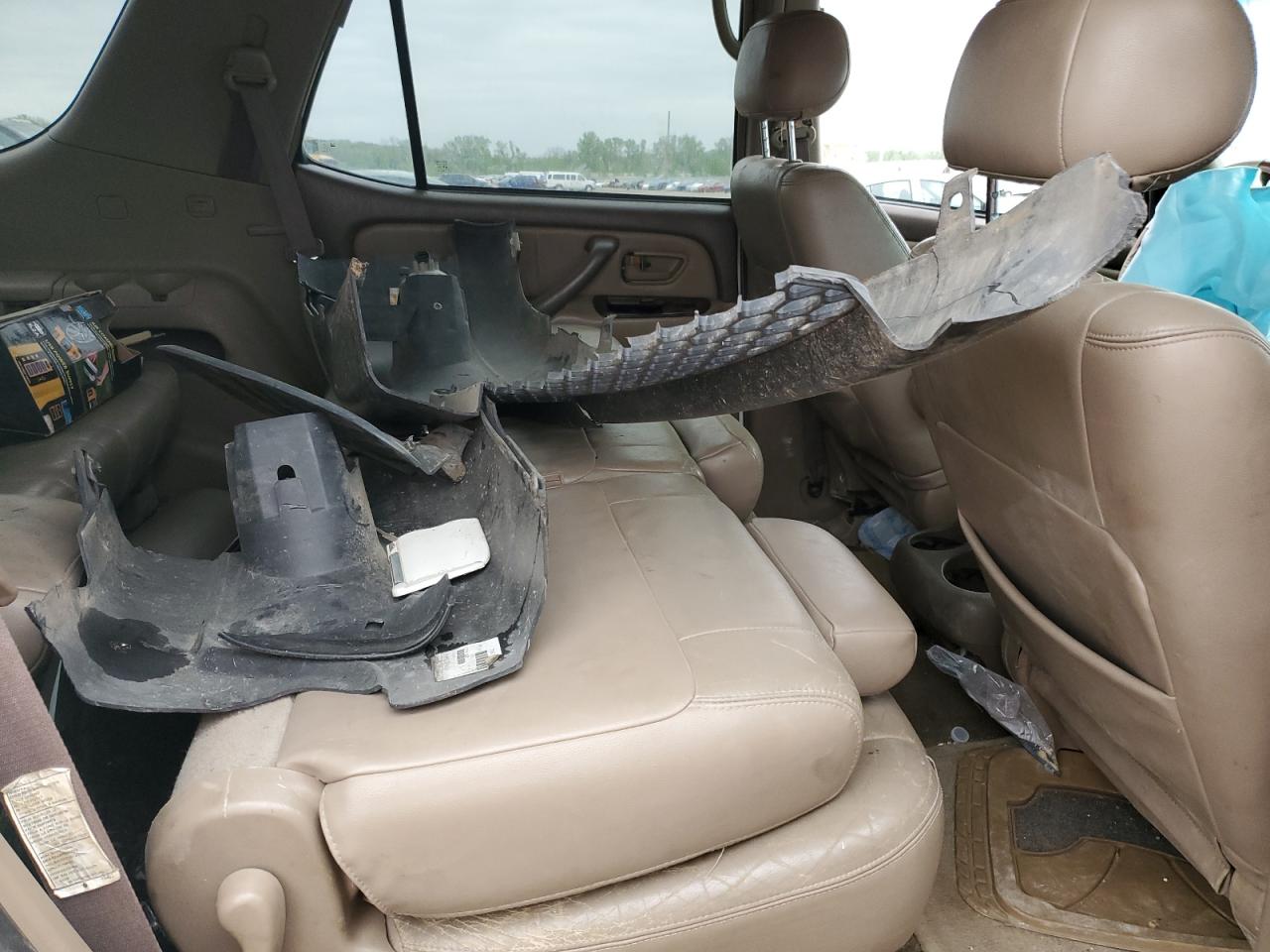 2002 Toyota Sequoia Limited VIN: 5TDBT48A32S064411 Lot: 54615765