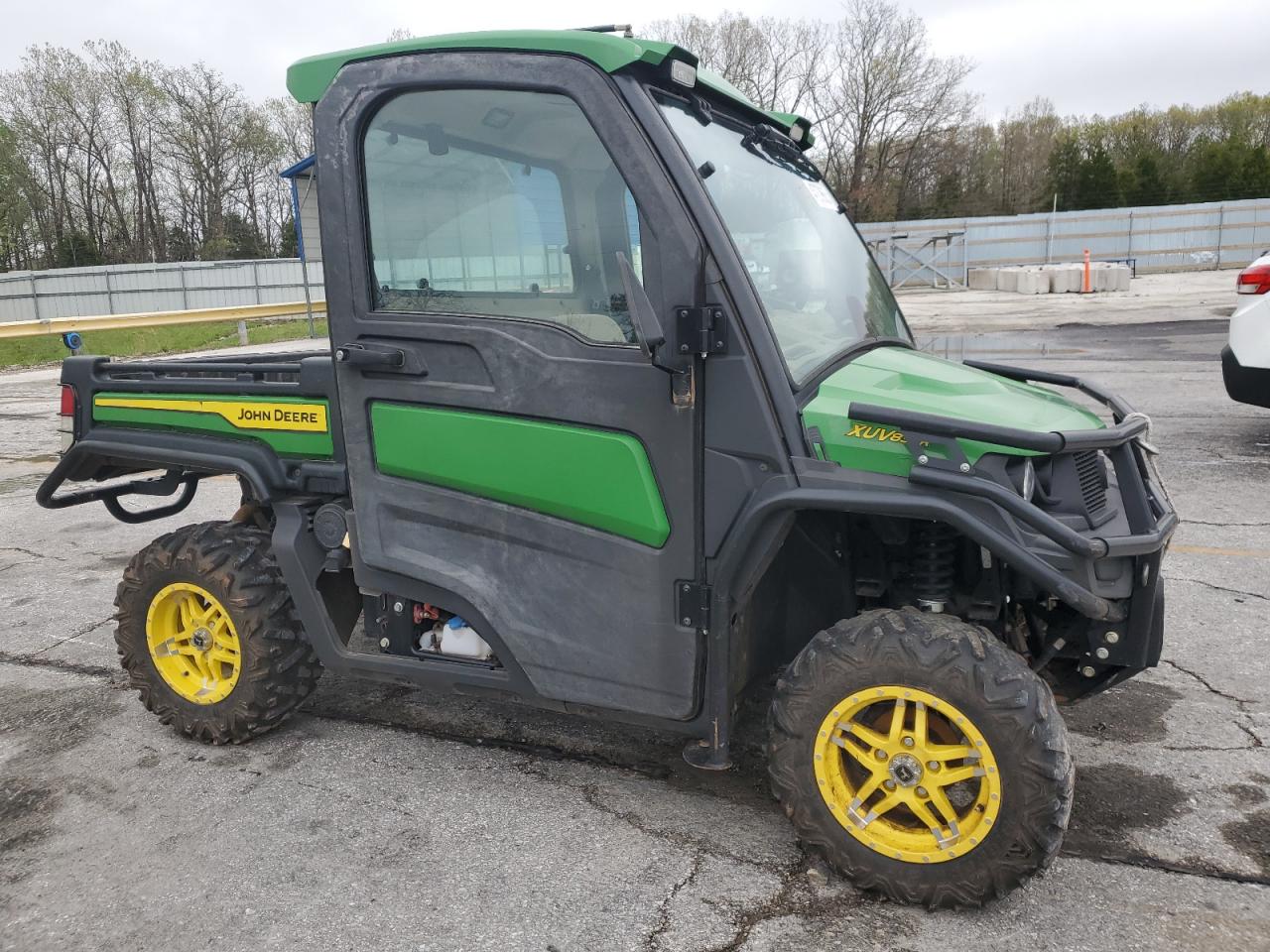2021 John Deere Xuv835R for Sale in Rogersville, MO - Rear End