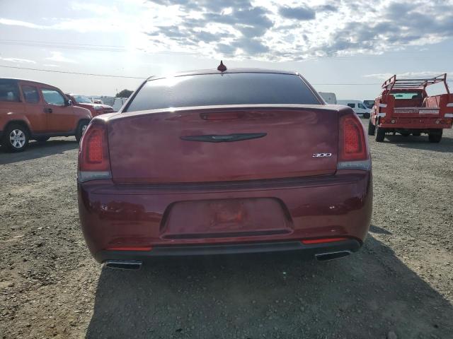 CHRYSLER 300 2018 Красный