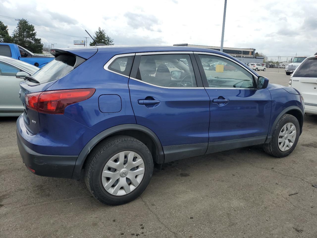JN1BJ1CR0KW313588 NISSAN ROGUE 2019