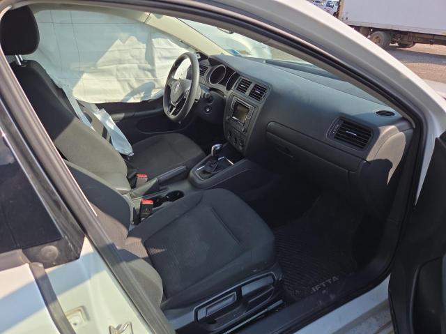 Sedans VOLKSWAGEN JETTA 2016 White