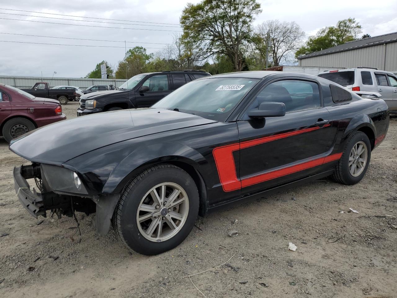 2005 Ford Mustang na sprzedaż w Chatham, VA - Front End