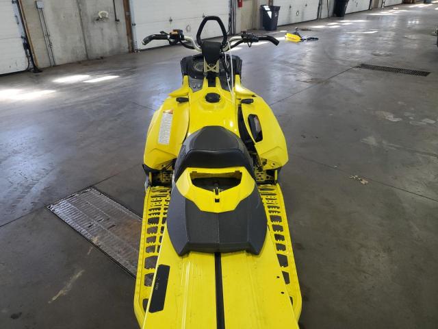 2015 SKIDOO SUMMITX800