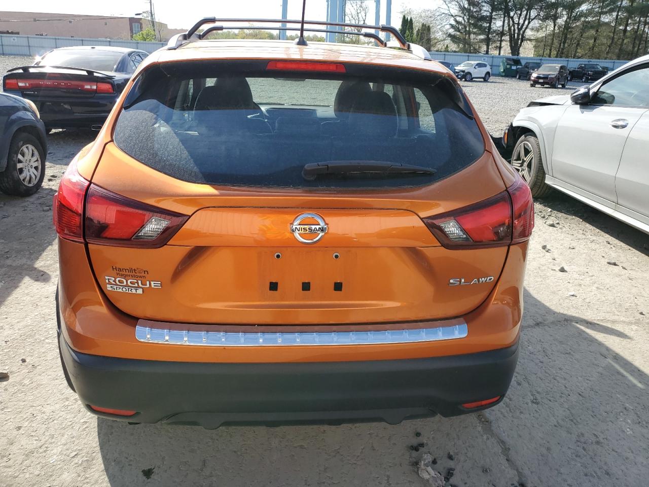 JN1BJ1CR2HW114731 NISSAN ROGUE 2017