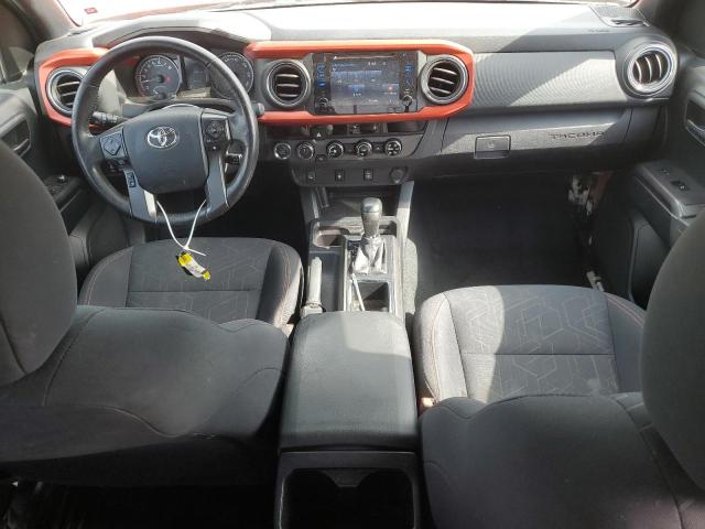 Pickups TOYOTA TACOMA 2017 Orange