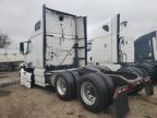 2009 Volvo Vnl Semi Truck for Sale in Elgin, IL - Minor Dent/Scratches