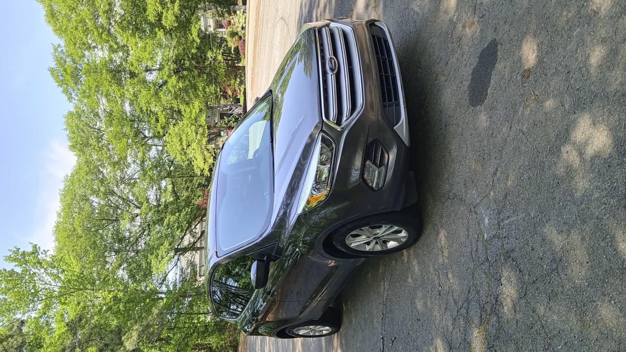 1FMCU0GD6HUD48718 FORD ESCAPE Photo 1