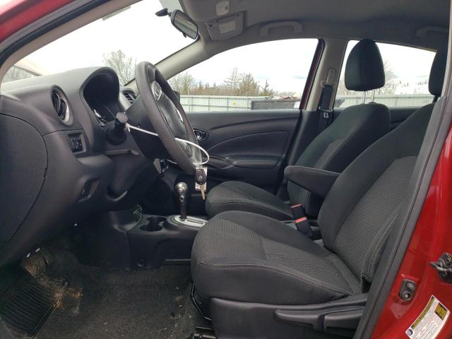  NISSAN VERSA 2018 Czerwony