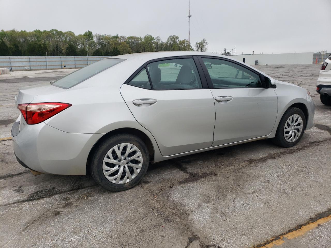 2018 Toyota Corolla L VIN: 5YFBURHE8JP793394 Lot: 91880695