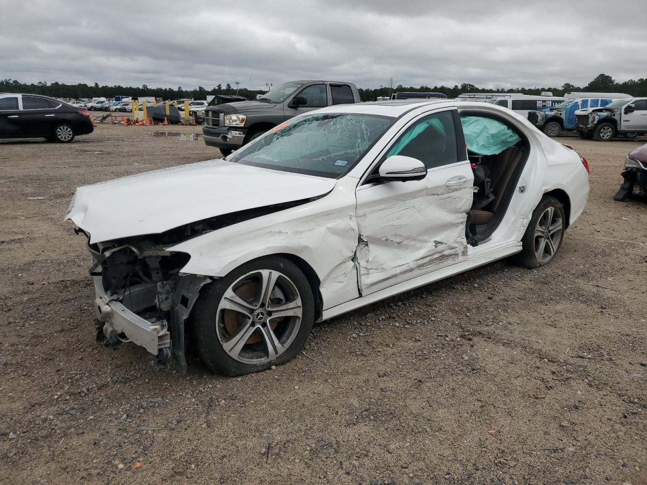 2019 Mercedes-Benz E 300