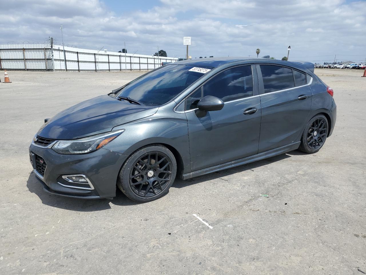 2017 Chevrolet Cruze Lt იყიდება Fresno-ში, CA - Front End