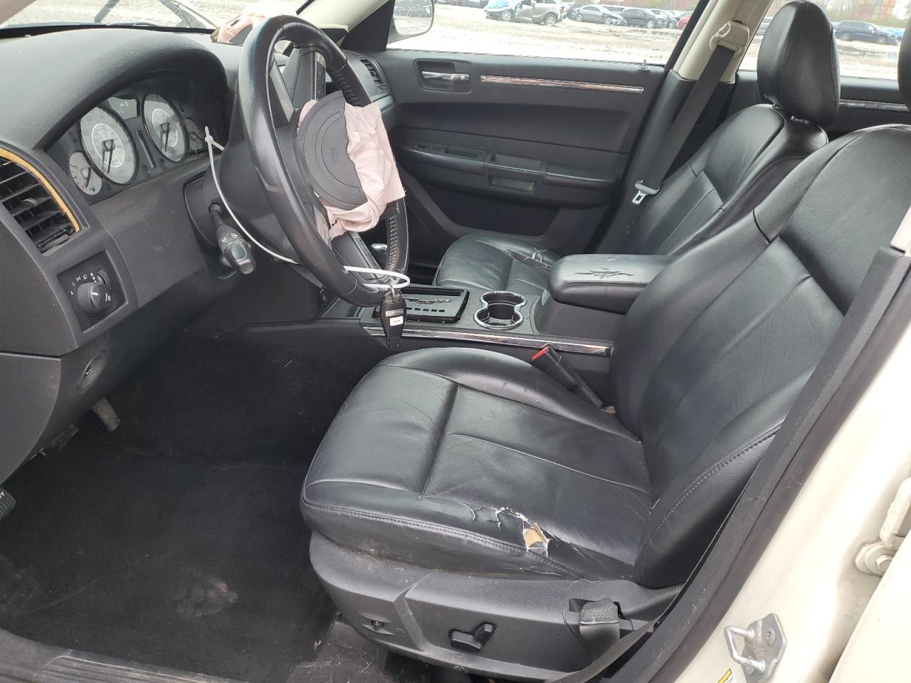 2010 Chrysler 300 - Image 7