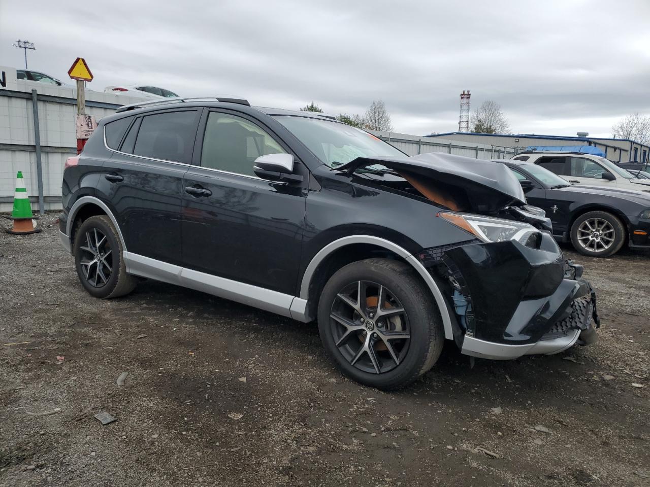 JTMJFREV9GJ057751 TOYOTA RAV4 2016