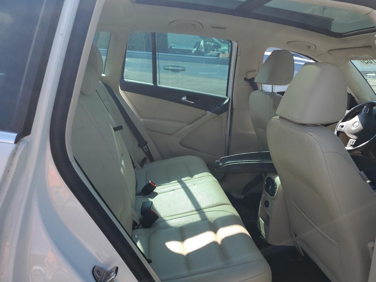 2014 Volkswagen Tiguan S VIN: WVGAV3AX3EW551574 Lot: 54248705