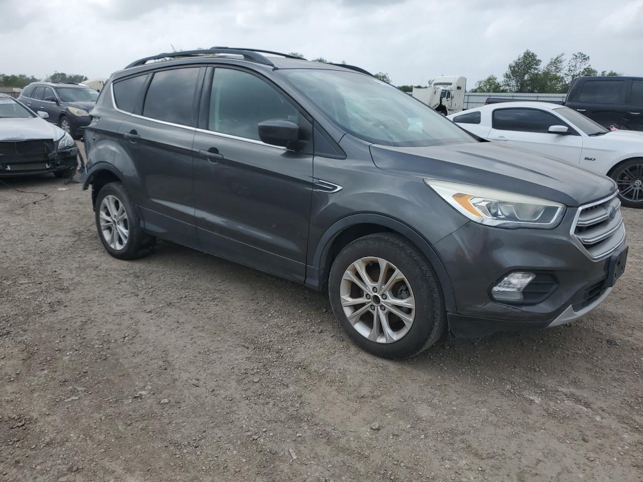 1FMCU0GD6HUD28114 FORD ESCAPE 2017