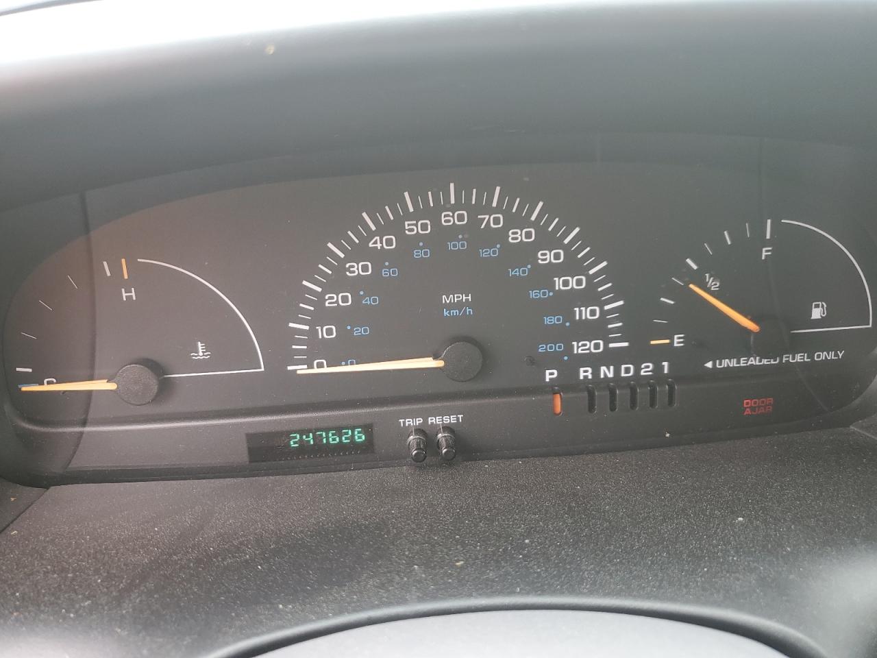 2000 Chrysler Voyager VIN: 2C4FJ25B2YR823236 Lot: 54248325