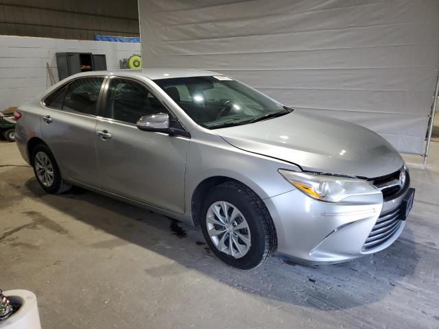  TOYOTA CAMRY 2017 Srebrny
