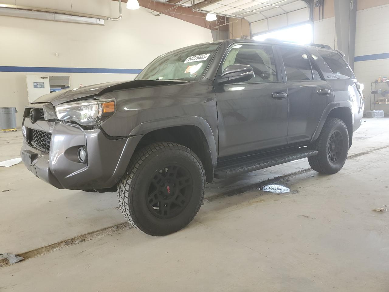 2016 Toyota 4Runner Sr5/Sr5 Premium for Sale in Sandston, VA - Front End