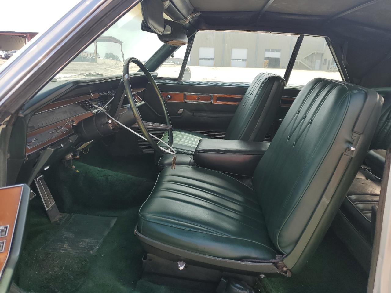 1968 Chrysler Imperial VIN: YM27K8C278818 Lot: 54795295