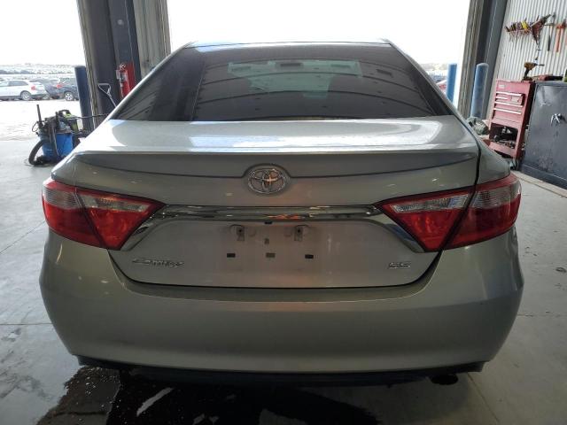  TOYOTA CAMRY 2015 Серебристый