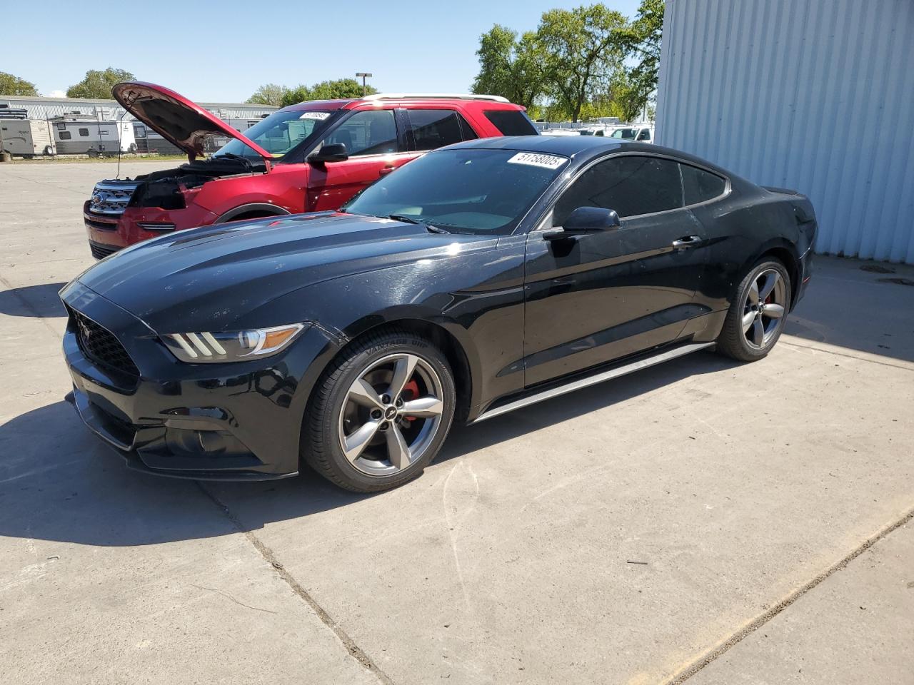 2016 Ford Mustang  للبيع في Sacramento، CA - Minor Dent/Scratches