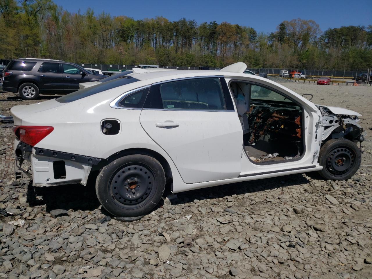 VIN: 1G1ZD5ST1JF253206 2018 CHEVROLET MALIBU