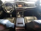 2017 Toyota Highlander Se for Sale in Franklin, WI - Front End
