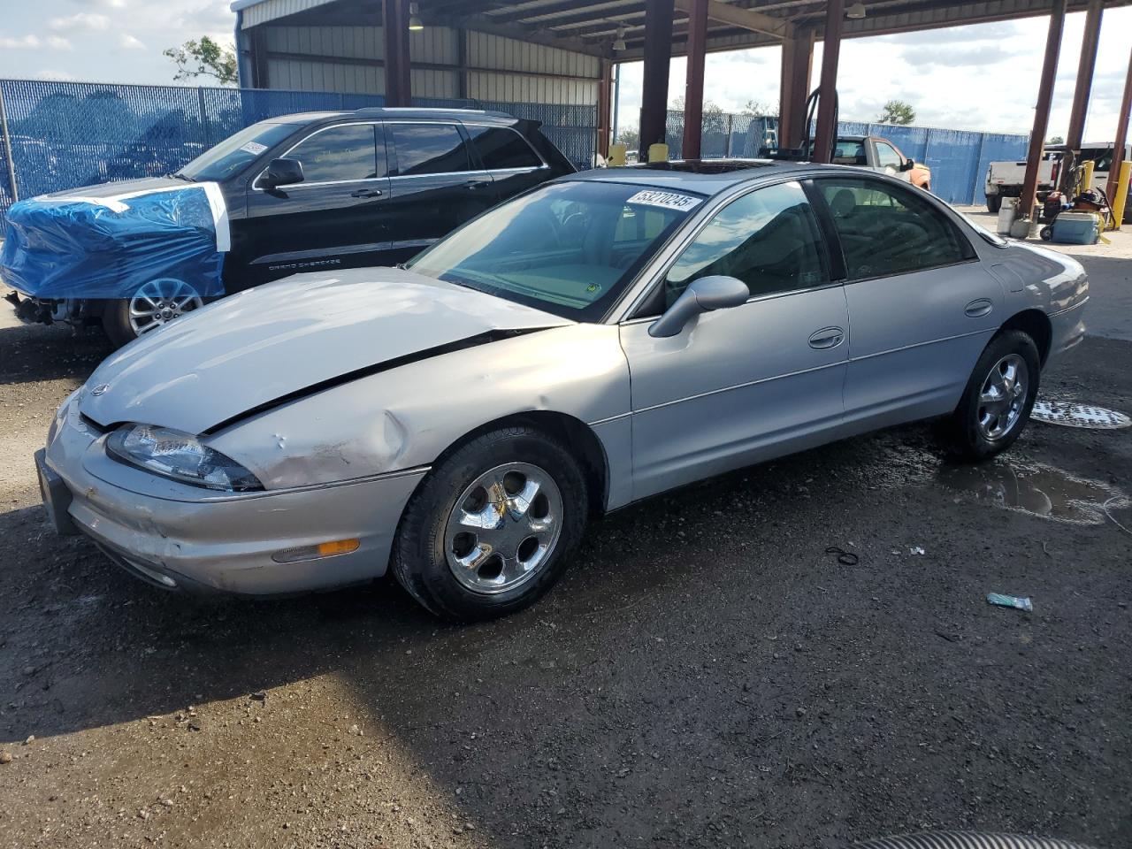 Riverview, FL에서 판매 중인 1997 Oldsmobile Aurora - Front End