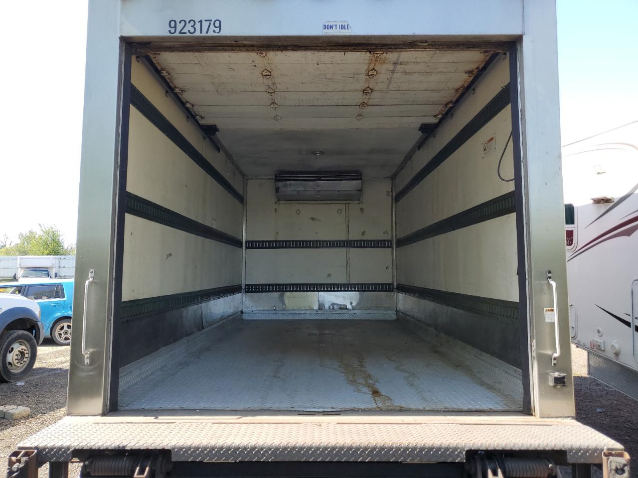 2001 Isuzu Npr VIN: JALC4B14417000198 Lot: 45951255