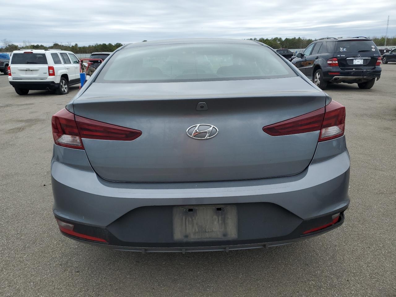 2019 Hyundai Elantra Se VIN: KMHD74LF8KU864807 Lot: 53229045