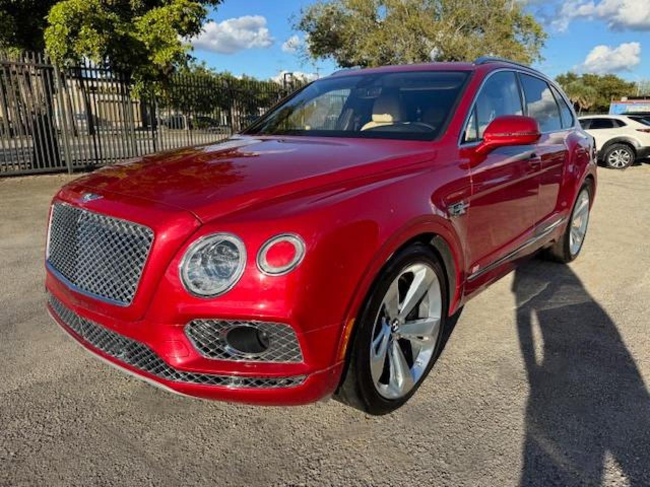 Opa Locka, FL에서 판매 중인 2017 Bentley Bentayga - Water/Flood