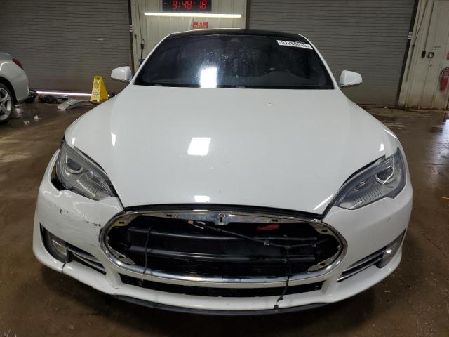  TESLA MODEL S 2015 Белый