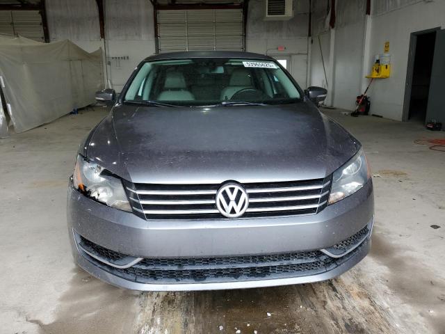 Седани VOLKSWAGEN PASSAT 2014 Сірий