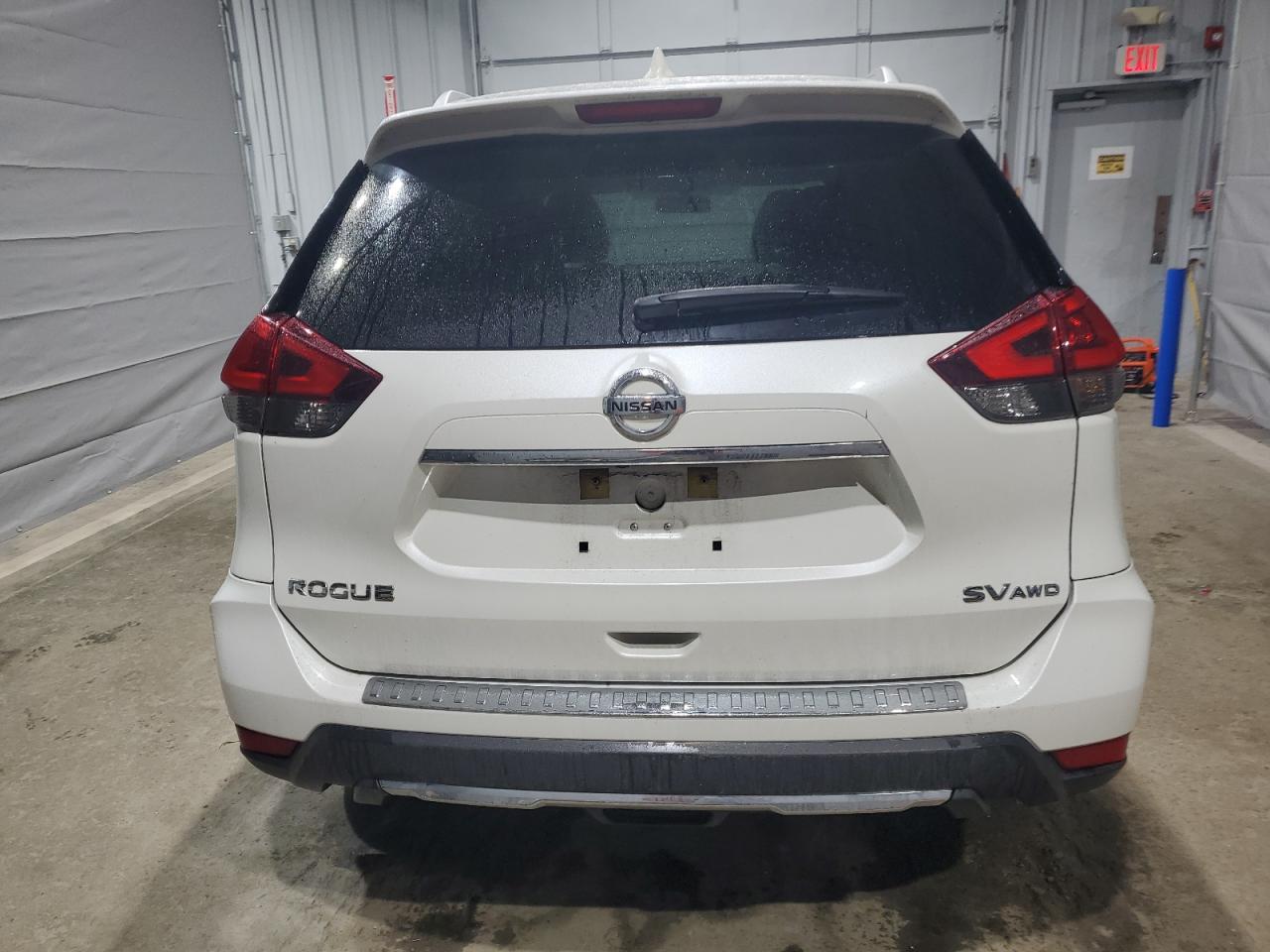 KNMAT2MV8JP608063 NISSAN ROGUE 2018