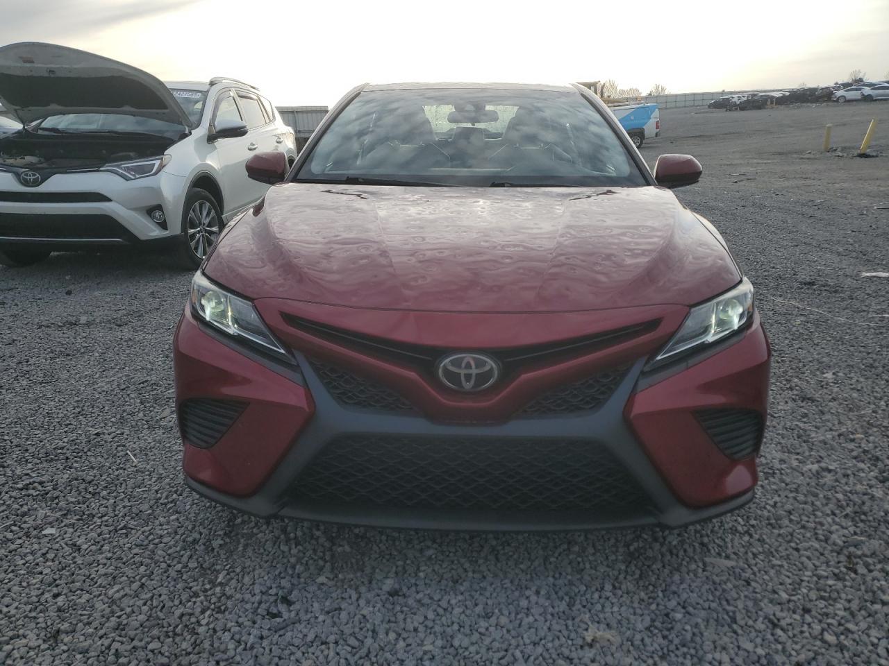 4T1B11HK3JU562823 TOYOTA CAMRY 2018