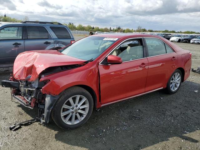 Седаны TOYOTA CAMRY 2014 Красный