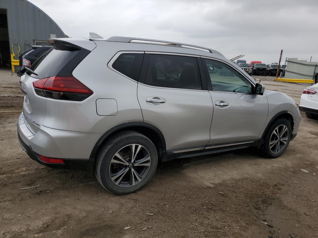 5N1AT2MV9JC828072 NISSAN ROGUE 2018