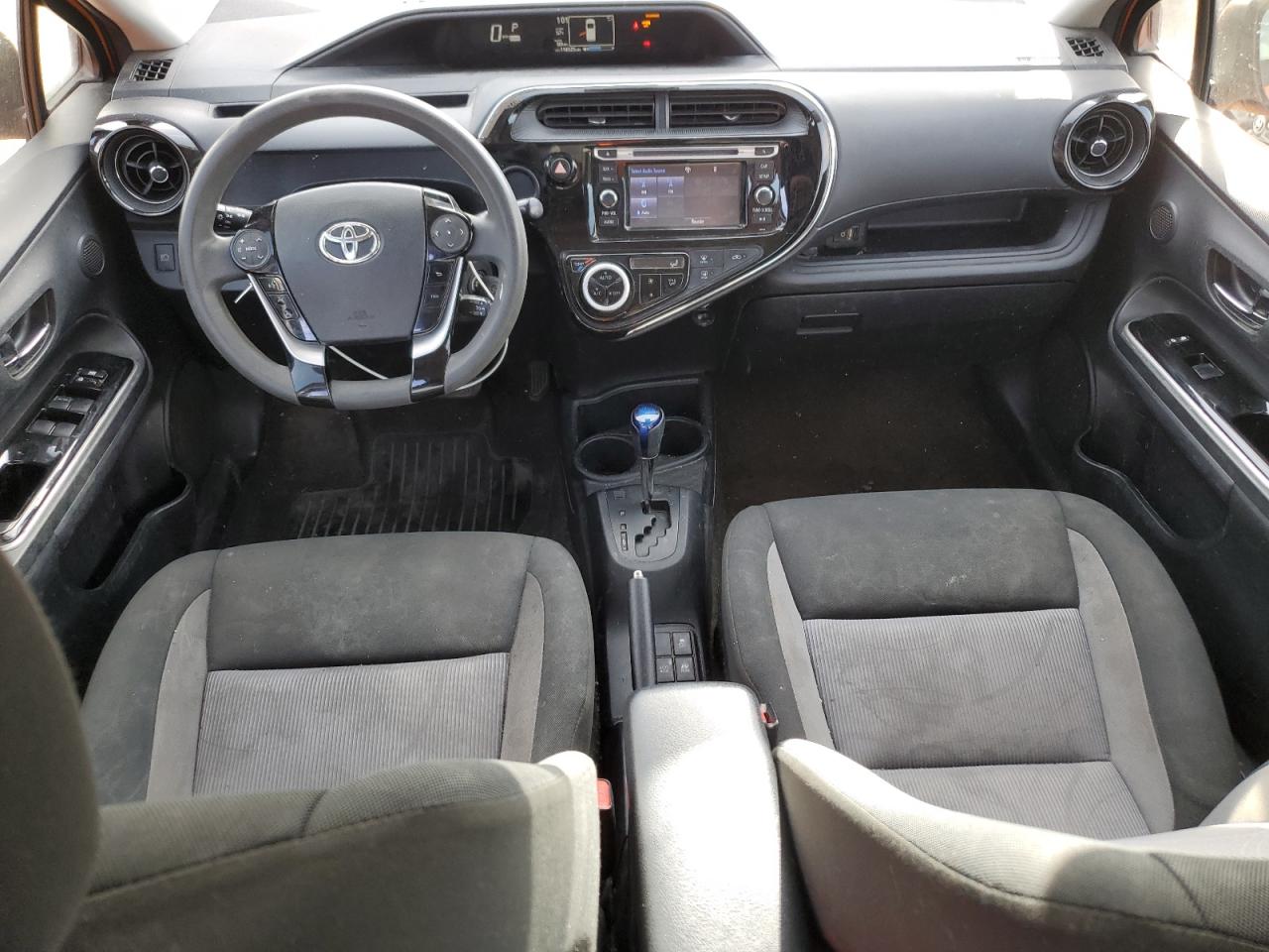 JTDKDTB33J1599378 2018 Toyota Prius C