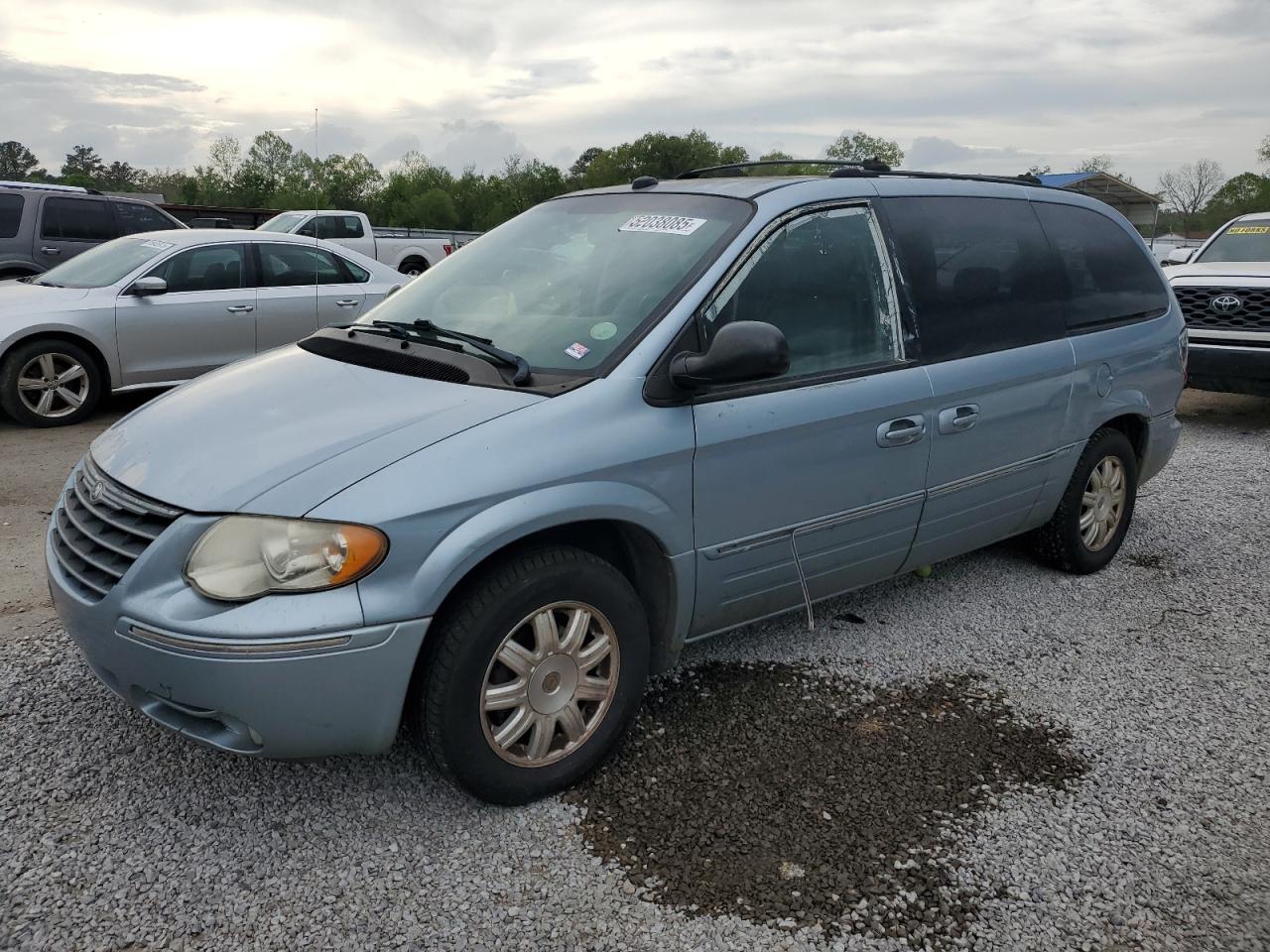 2005 Chrysler Town & Country Touring продається в Florence, MS - All Over